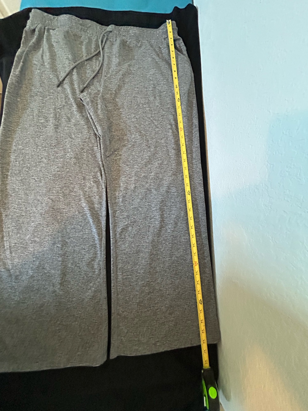 Women’s Gray Wide-Leg Sweatpants with Drawstring Waist